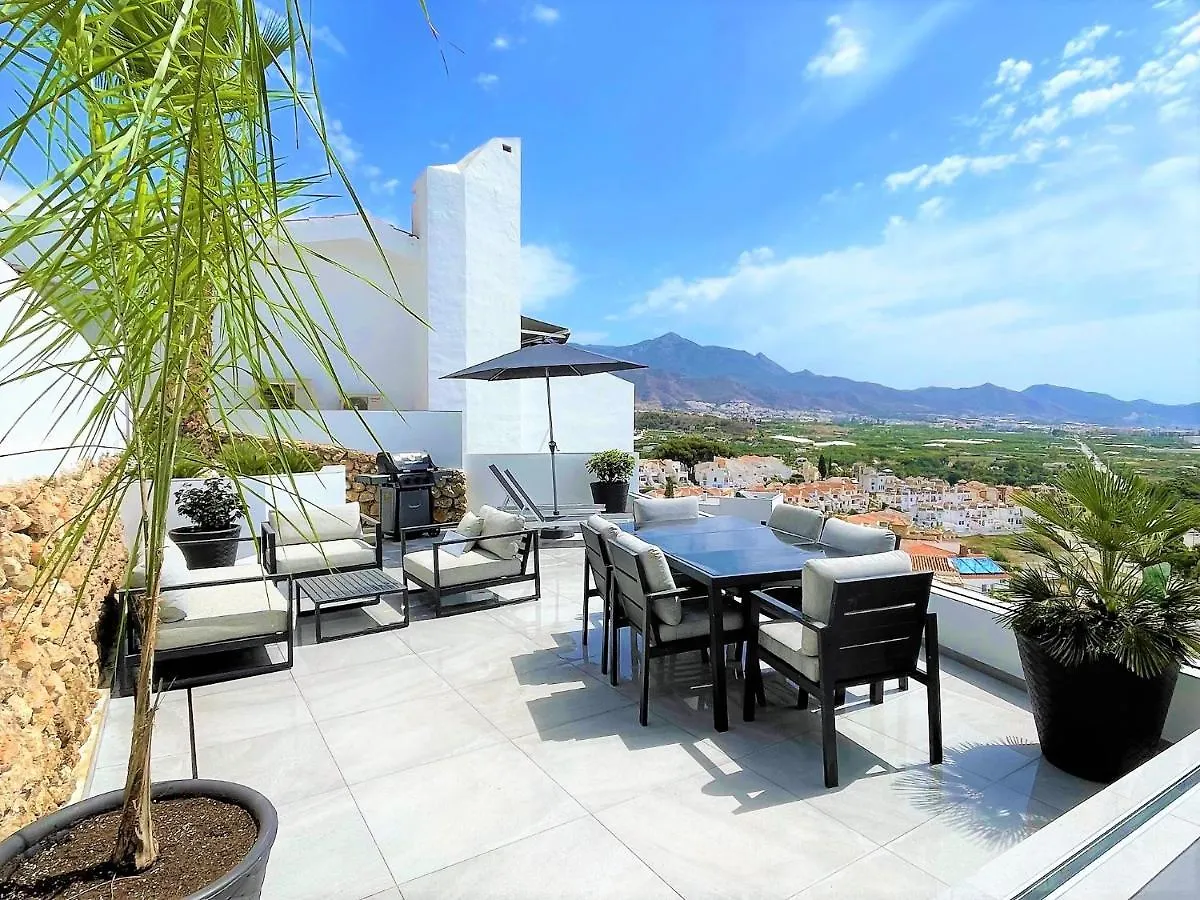 Villa Colina Del Mar - With Heated Pool & Luxurious View Near The Beach Нерха