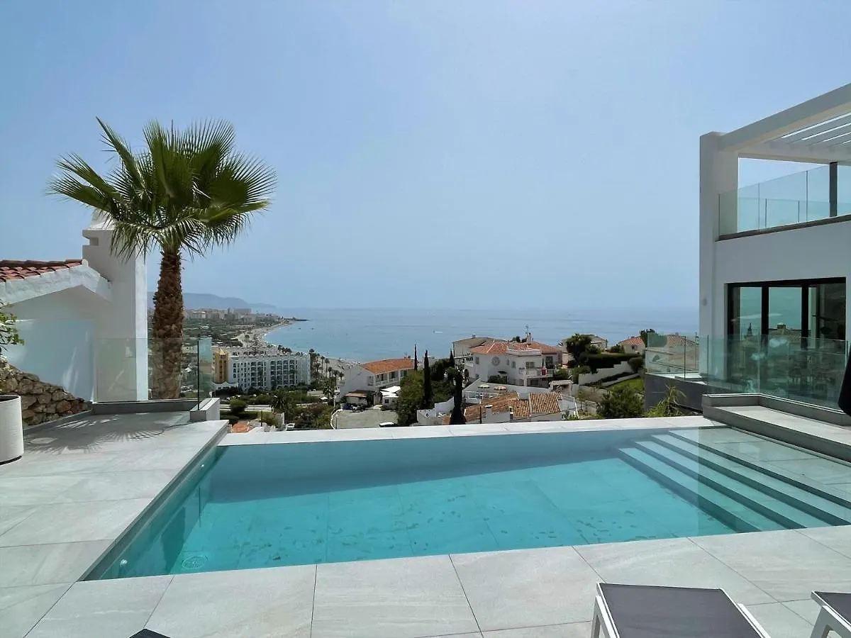 Villa Colina Del Mar - With Heated Pool & Luxurious View Near The Beach Нерха