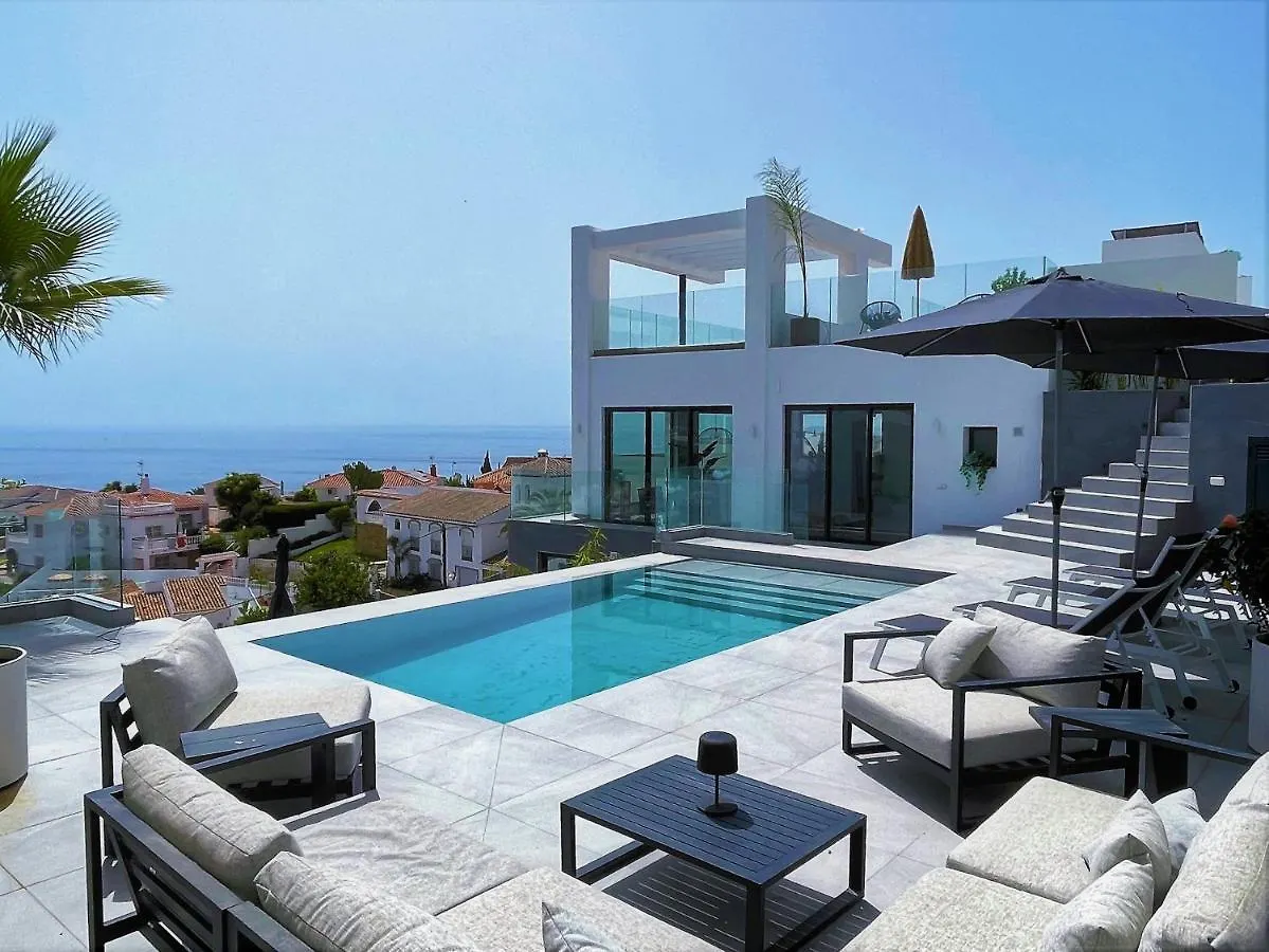 Villa Colina Del Mar - With Heated Pool & Luxurious View Near The Beach Нерха