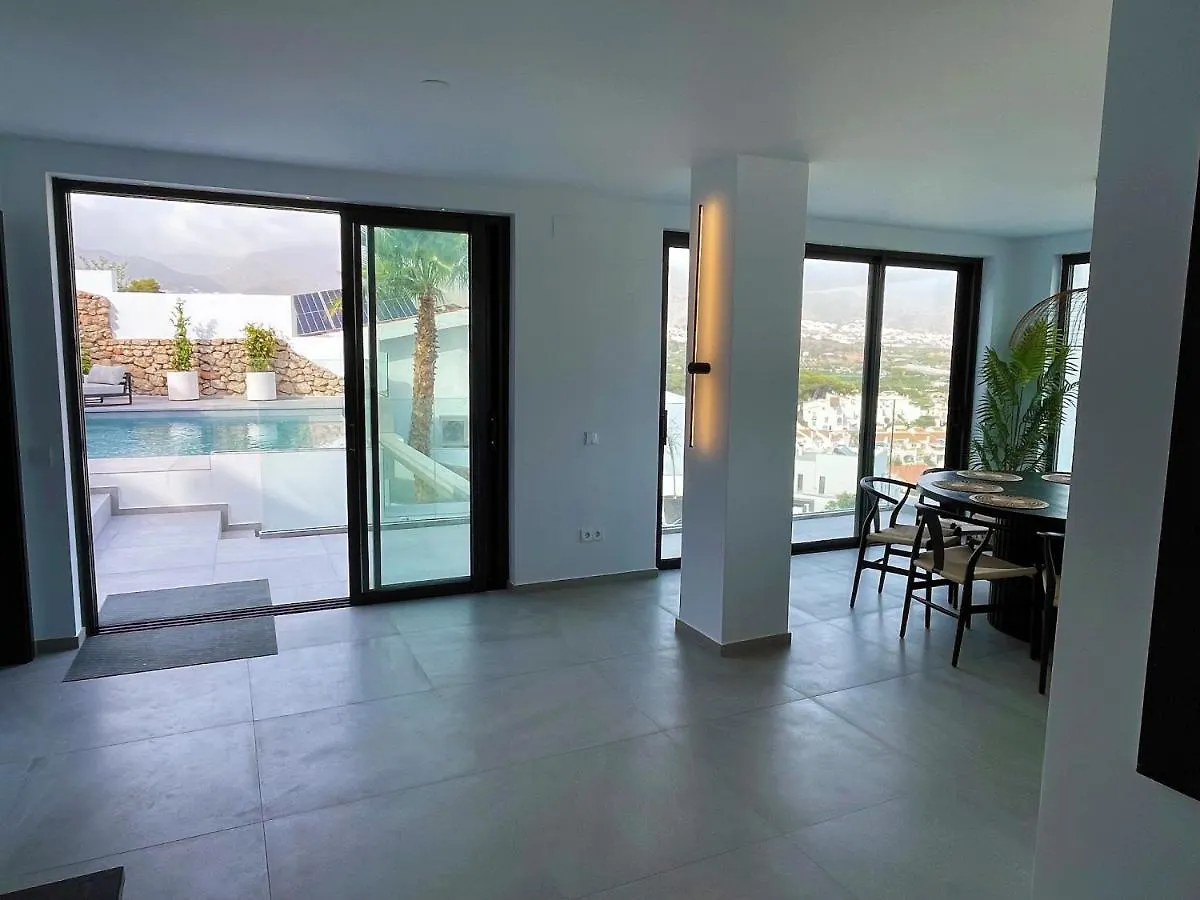 Villa Colina Del Mar - With Heated Pool & Luxurious View Near The Beach Нерха
