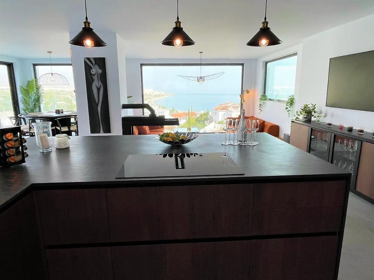 Villa Colina Del Mar - With Heated Pool & Luxurious View Near The Beach Нерха